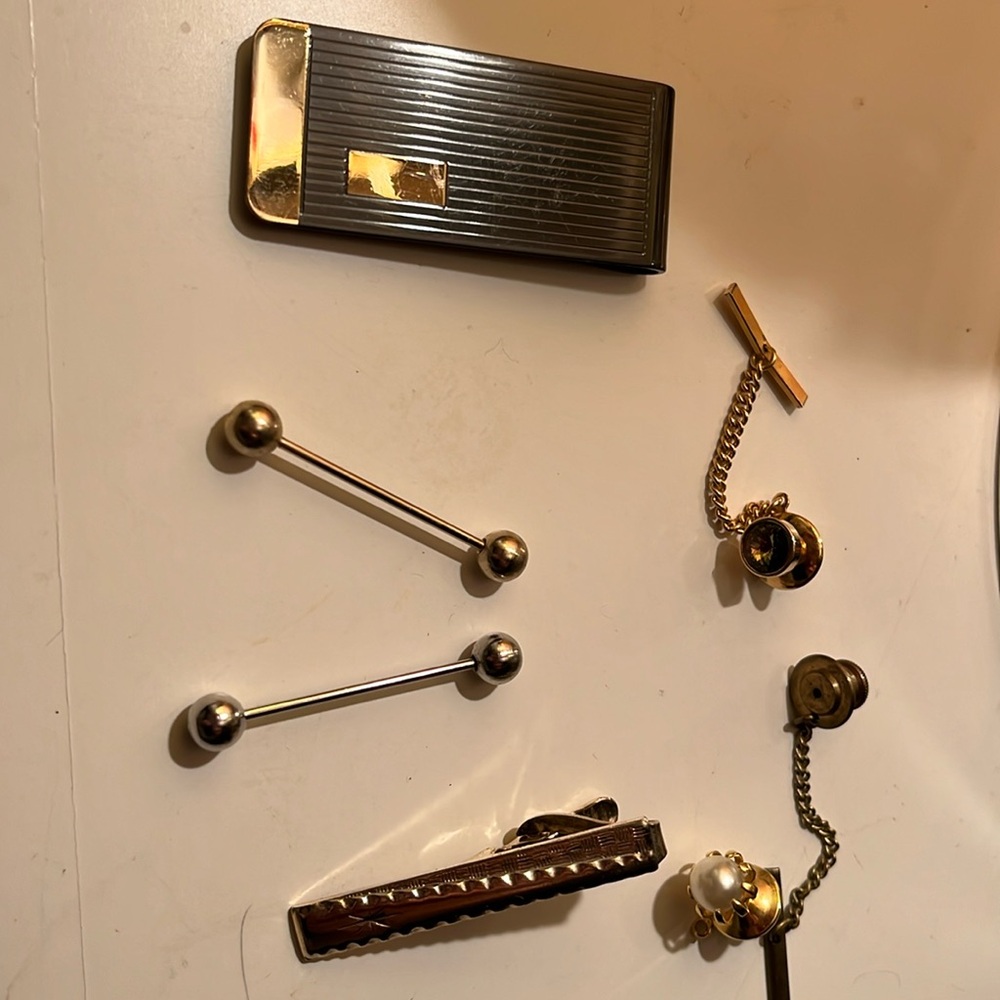 Vintage Men’s Tie / vanity lot